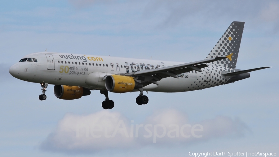 Vueling Airbus A320-214 (EC-JZQ) | Photo 220432