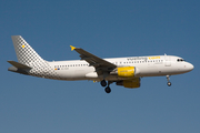 Vueling Airbus A320-214 (EC-KAX) at  Lisbon - Portela, Portugal