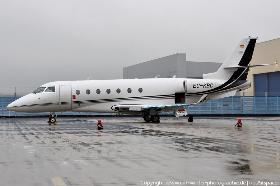 Global Jet Luxembourg Gulfstream G200 (EC-KBC) | Photo 502996