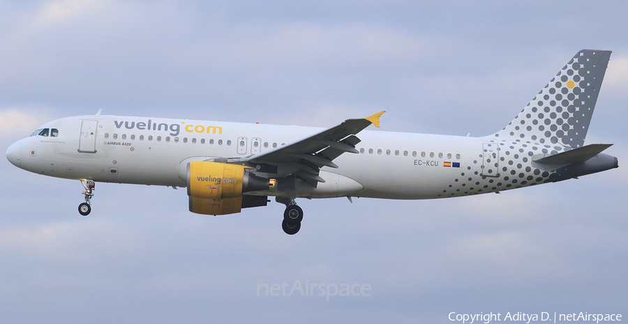 Vueling Airbus A320-216 (EC-KCU) | Photo 364950