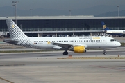 Vueling Airbus A320-216 (EC-KCU) at  Barcelona - El Prat, Spain