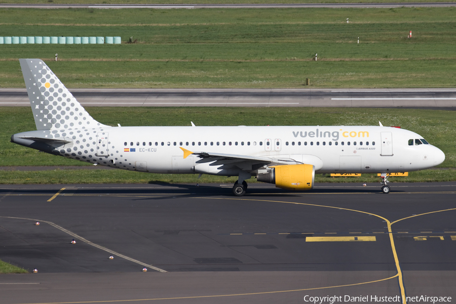 Vueling Airbus A320-216 (EC-KCU) | Photo 653162