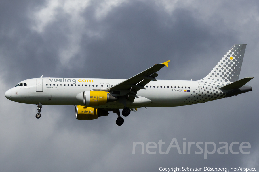 Vueling Airbus A320-216 (EC-KCU) | Photo 123294