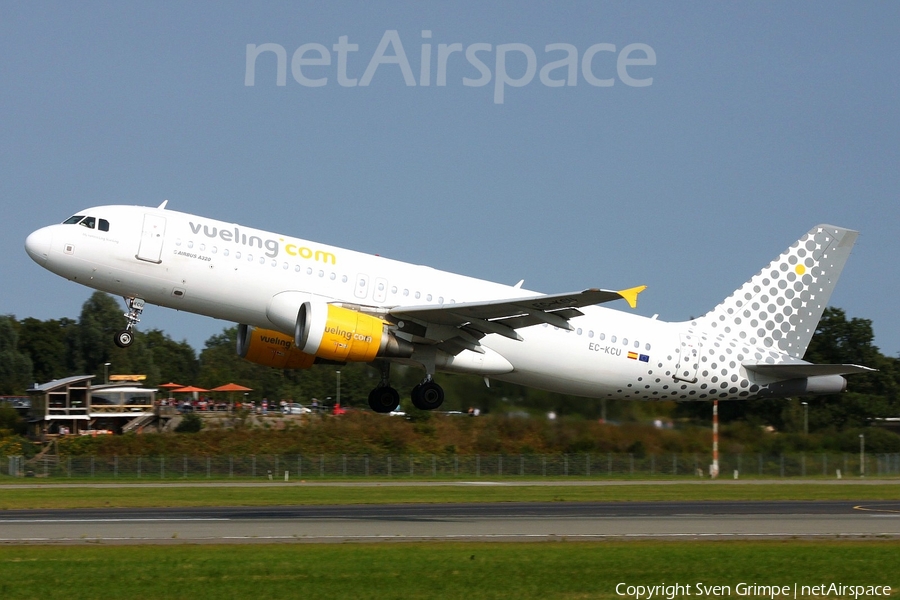 Vueling Airbus A320-216 (EC-KCU) | Photo 121081