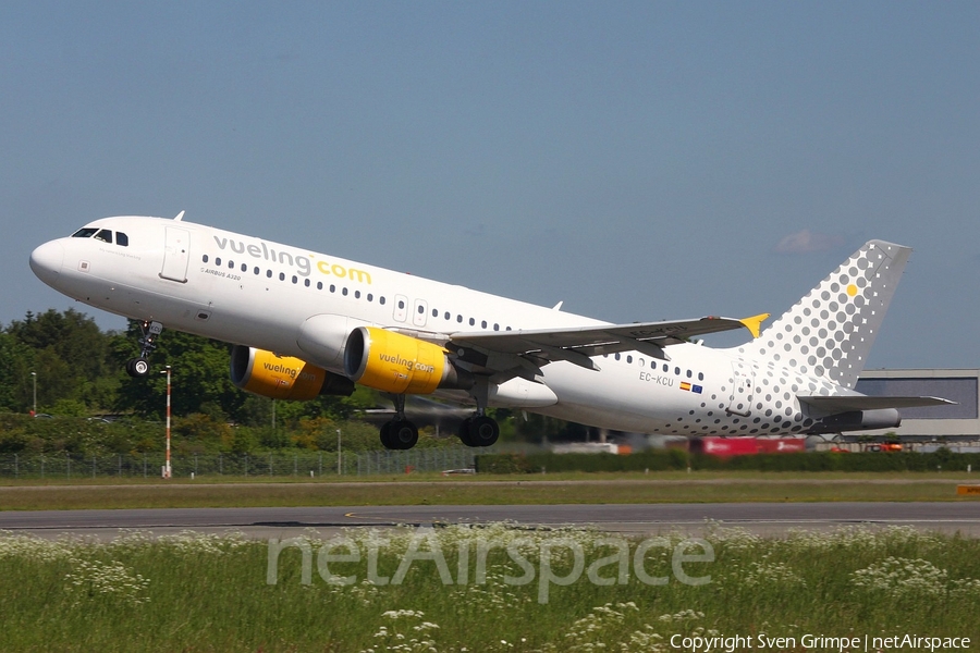 Vueling Airbus A320-216 (EC-KCU) | Photo 165674