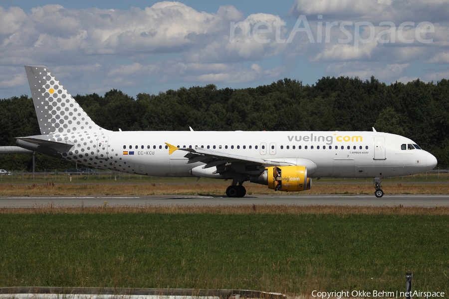 Vueling Airbus A320-216 (EC-KCU) | Photo 250335
