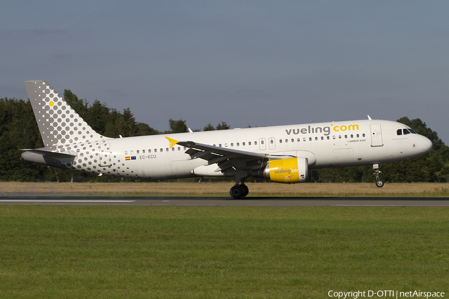 Vueling Airbus A320-216 (EC-KCU) | Photo 388714