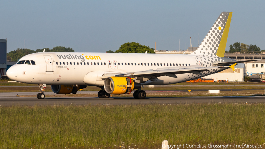 Vueling Airbus A320-216 (EC-KCU) | Photo 619188