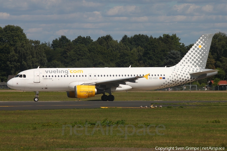 Vueling Airbus A320-216 (EC-KCU) | Photo 679518