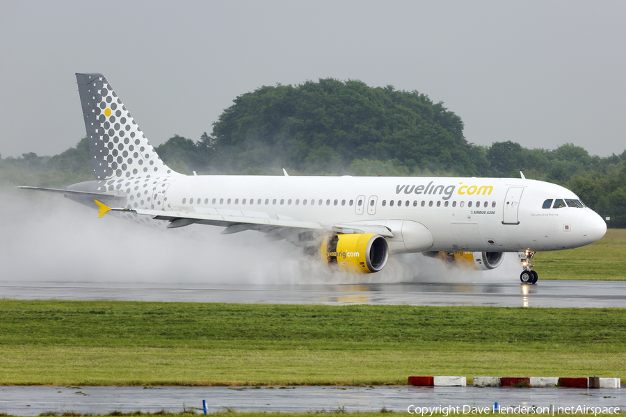 Vueling Airbus A320-216 (EC-KCU) | Photo 142732