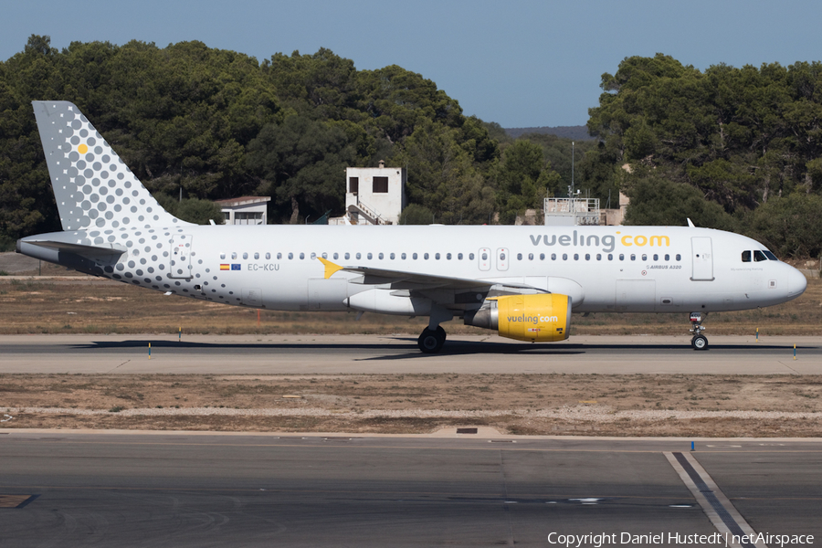 Vueling Airbus A320-216 (EC-KCU) | Photo 535569