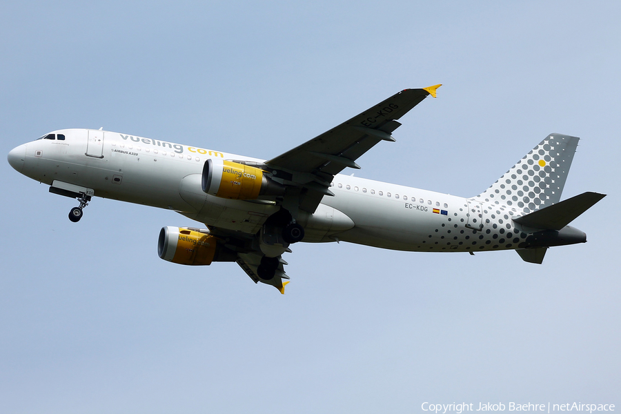 Vueling Airbus A320-214 (EC-KDG) | Photo 173406