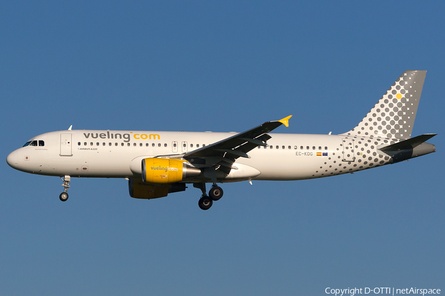 Vueling Airbus A320-214 (EC-KDG) | Photo 202636