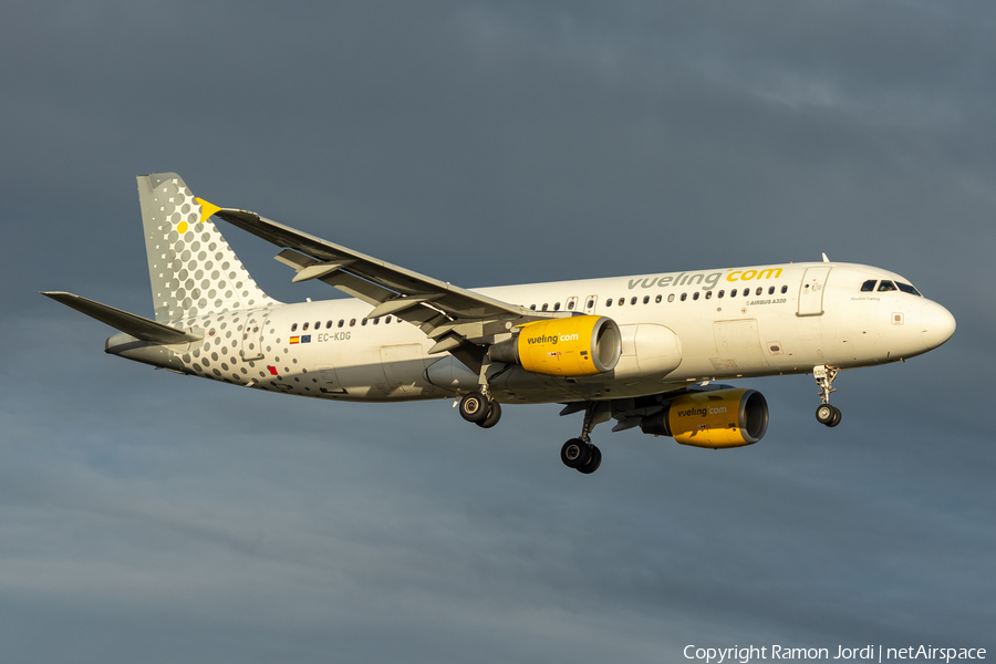 Vueling Airbus A320-214 (EC-KDG) | Photo 454170