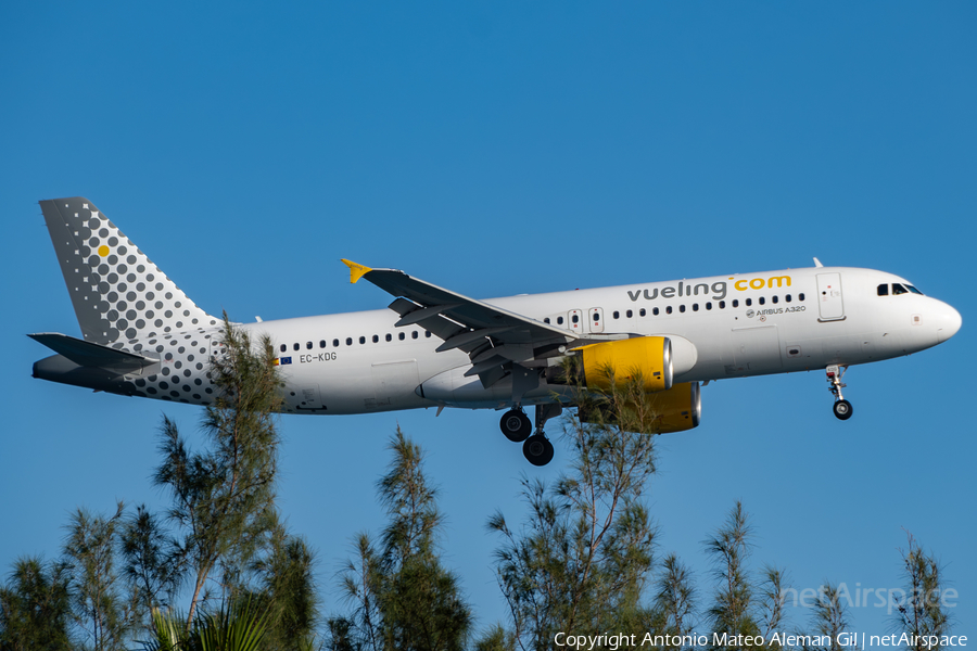 Vueling Airbus A320-214 (EC-KDG) | Photo 657173