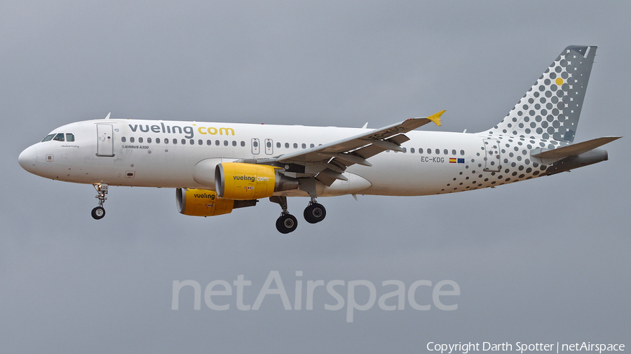 Vueling Airbus A320-214 (EC-KDG) | Photo 372617