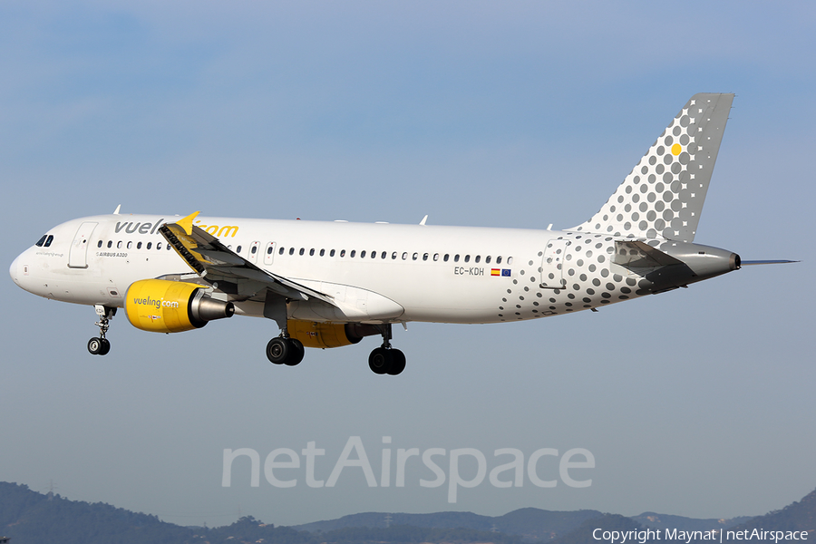 Vueling Airbus A320-214 (EC-KDH) | Photo 396060