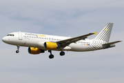 Vueling Airbus A320-214 (EC-KDH) at  Barcelona - El Prat, Spain