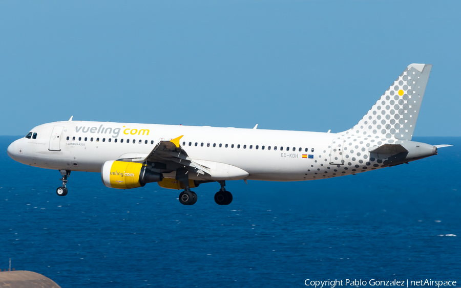 Vueling Airbus A320-214 (EC-KDH) | Photo 334192