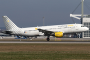 Vueling Airbus A320-214 (EC-KDH) at  Munich, Germany