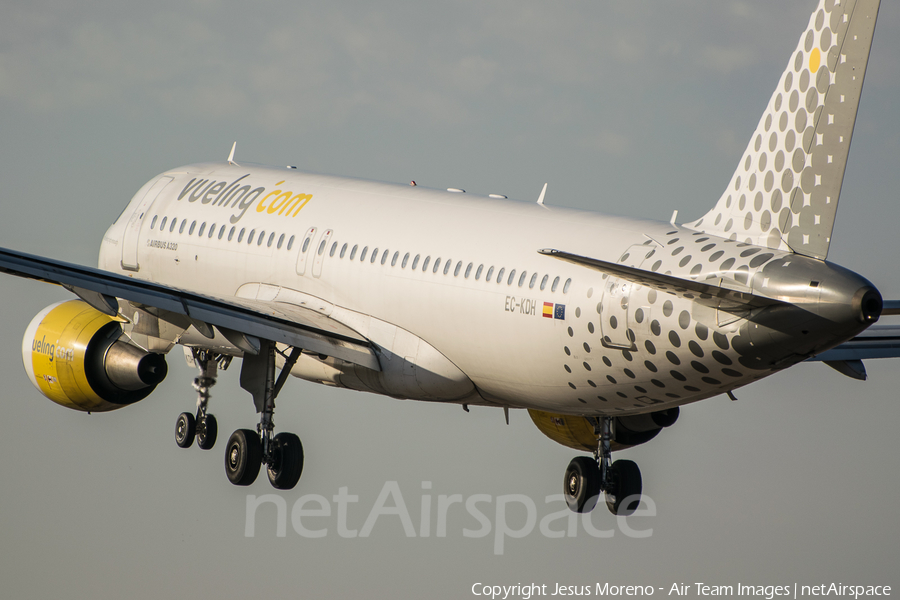 Vueling Airbus A320-214 (EC-KDH) | Photo 171034