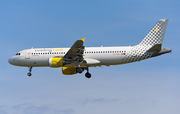 Vueling Airbus A320-214 (EC-KDH) at  Berlin - Schoenefeld, Germany