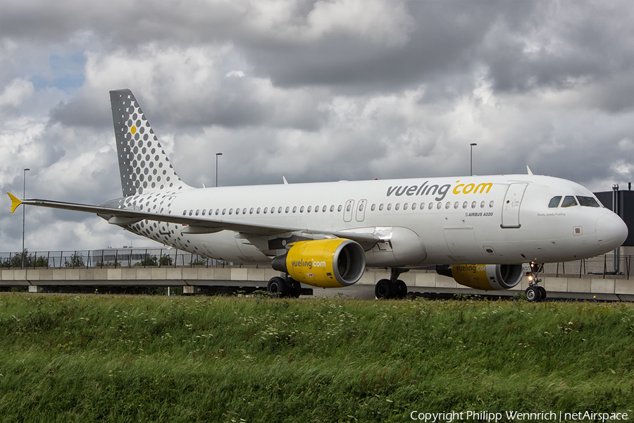 Vueling Airbus A320-216 (EC-KDT) | Photo 117667