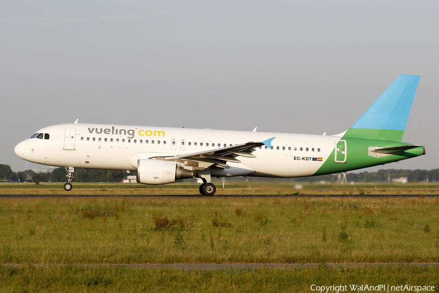 Vueling Airbus A320-216 (EC-KDT) | Photo 520361