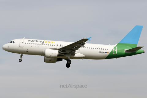 Vueling Airbus A320-216 (EC-KDT) at  Barcelona - El Prat, Spain