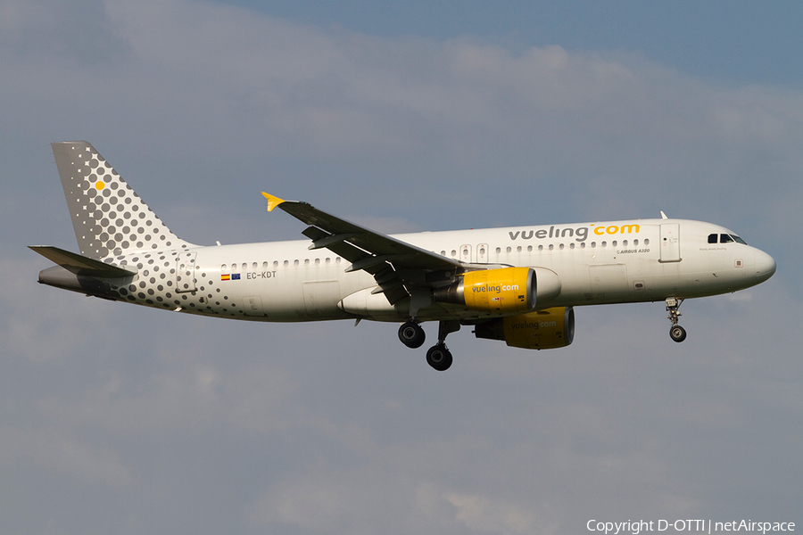 Vueling Airbus A320-216 (EC-KDT) | Photo 383873