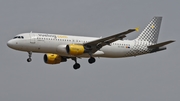 Vueling Airbus A320-216 (EC-KDX) at  Brussels - International, Belgium