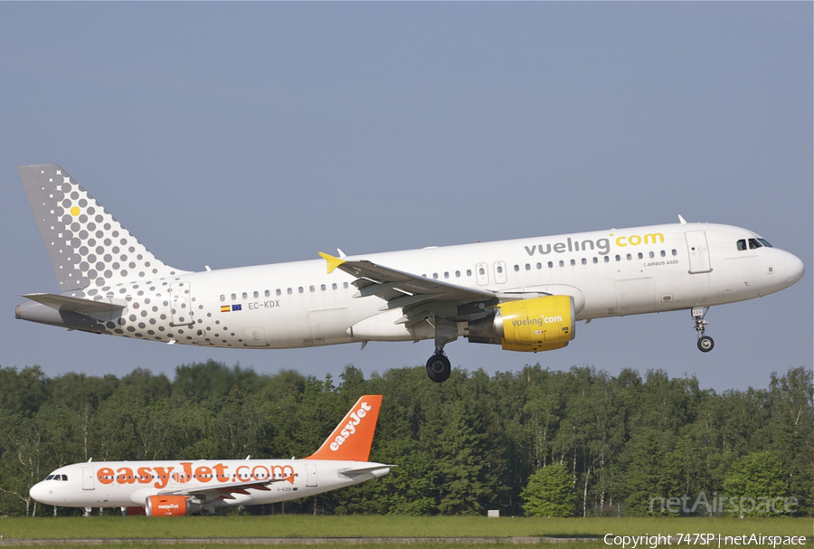 Vueling Airbus A320-216 (EC-KDX) | Photo 31690