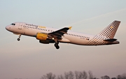 Vueling Airbus A320-216 (EC-KDX) at  Hamburg - Fuhlsbuettel (Helmut Schmidt), Germany