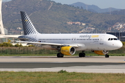 Vueling Airbus A320-216 (EC-KFI) at  Barcelona - El Prat, Spain