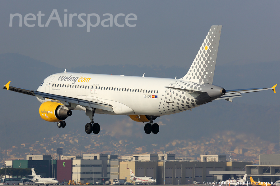 Vueling Airbus A320-216 (EC-KFI) | Photo 395080