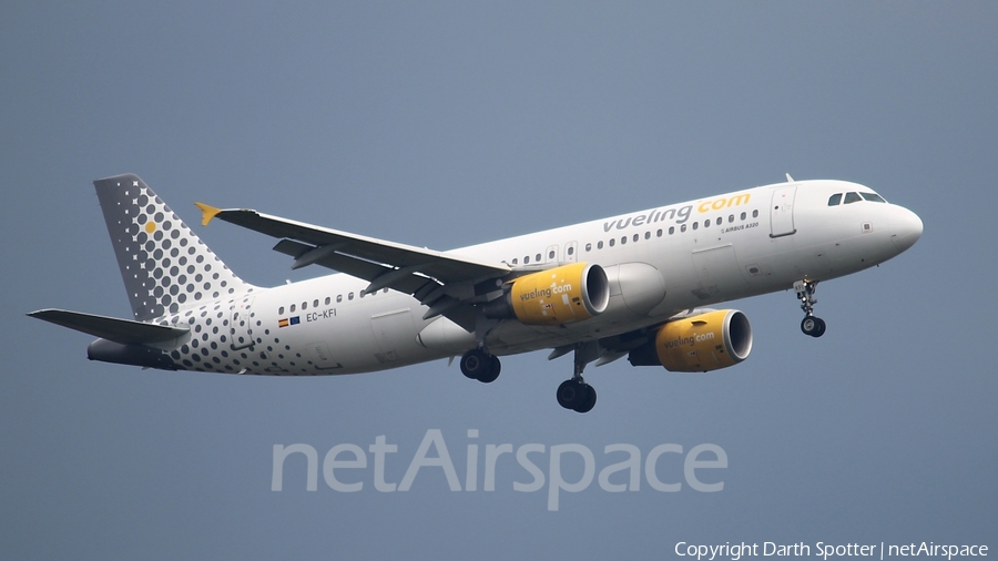 Vueling Airbus A320-216 (EC-KFI) | Photo 212057