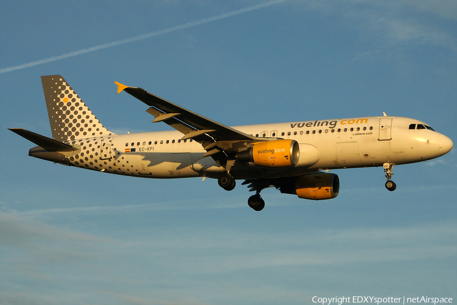 Vueling Airbus A320-216 (EC-KFI) | Photo 280054