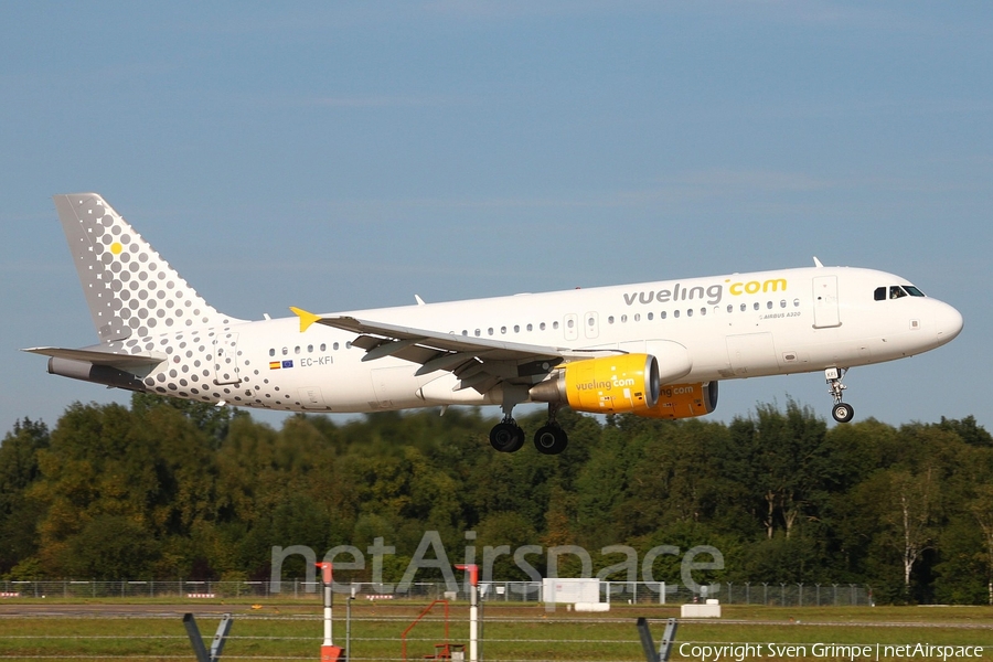 Vueling Airbus A320-216 (EC-KFI) | Photo 32544