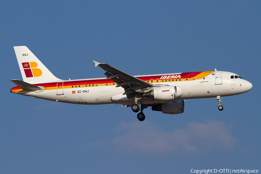 Iberia Airbus A320-214 (EC-KHJ) | Photo 370282
