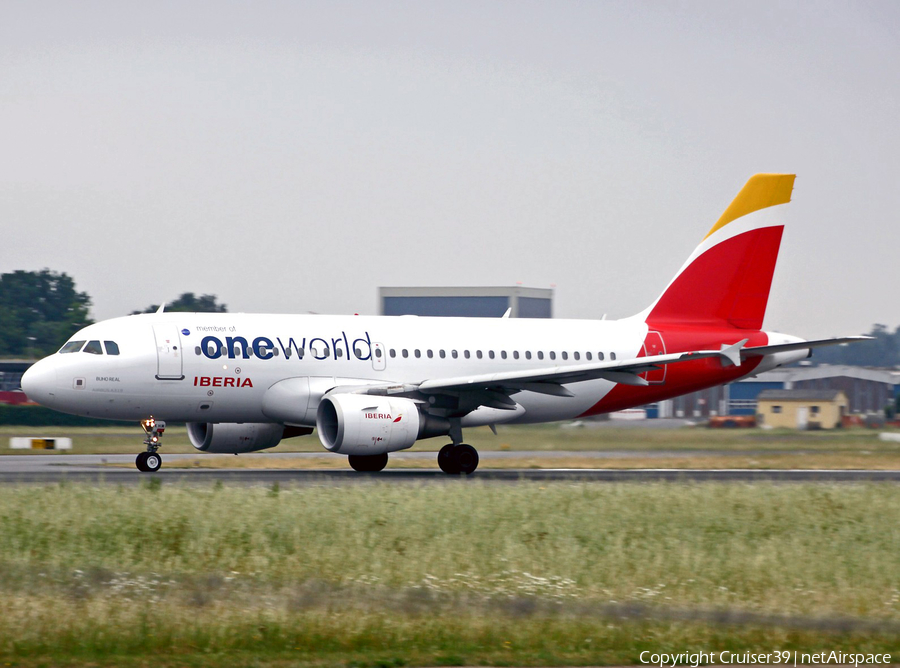 Iberia Airbus A319-111 (EC-KHM) | Photo 285011