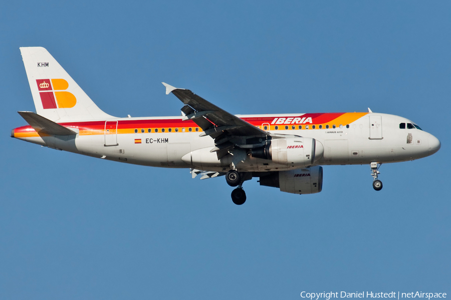 Iberia Airbus A319-111 (EC-KHM) | Photo 632577