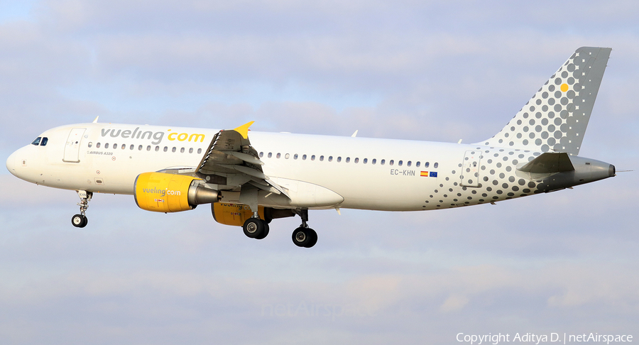 Vueling Airbus A320-216 (EC-KHN) | Photo 364966