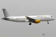 Vueling Airbus A320-216 (EC-KHN) at  Barcelona - El Prat, Spain