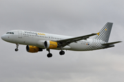 Vueling Airbus A320-216 (EC-KHN) at  Barcelona - El Prat, Spain