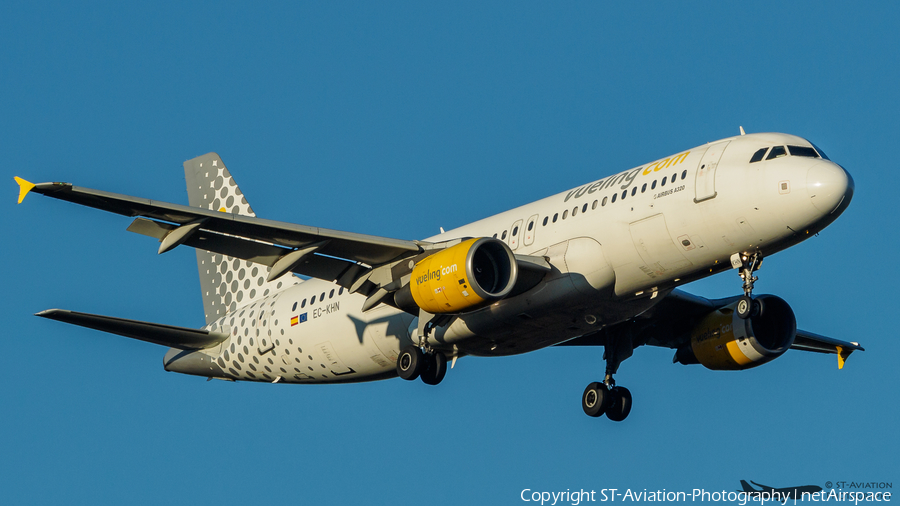 Vueling Airbus A320-216 (EC-KHN) | Photo 132704