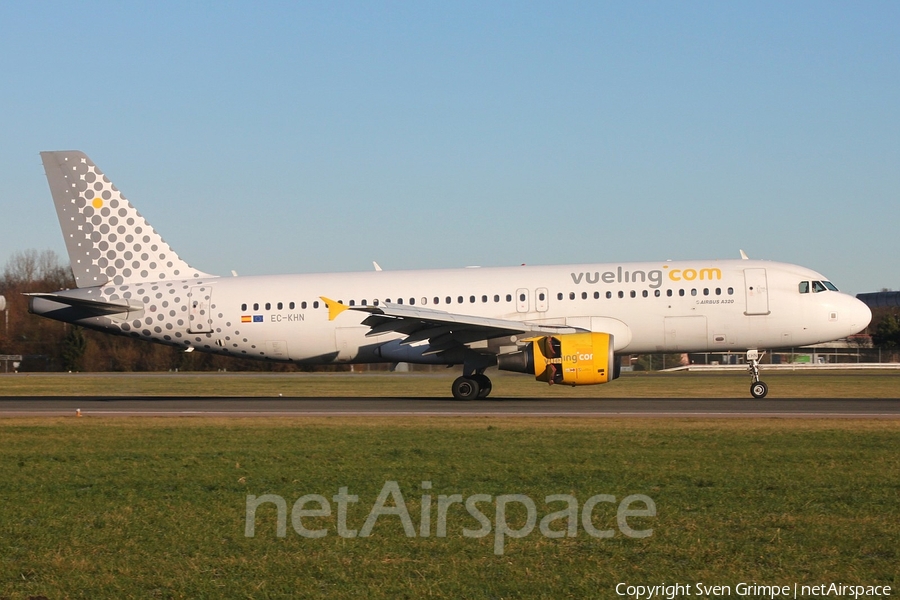 Vueling Airbus A320-216 (EC-KHN) | Photo 210110