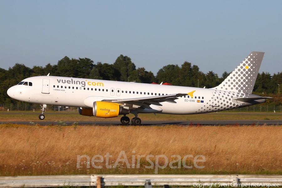 Vueling Airbus A320-216 (EC-KHN) | Photo 29738