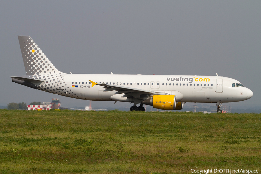 Vueling Airbus A320-216 (EC-KHN) | Photo 369486