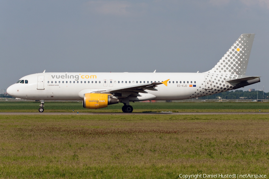 Vueling Airbus A320-216 (EC-KJD) | Photo 492921