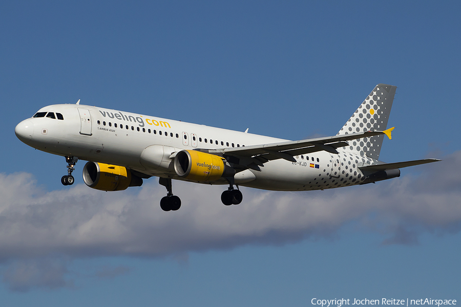 Vueling Airbus A320-216 (EC-KJD) | Photo 150776